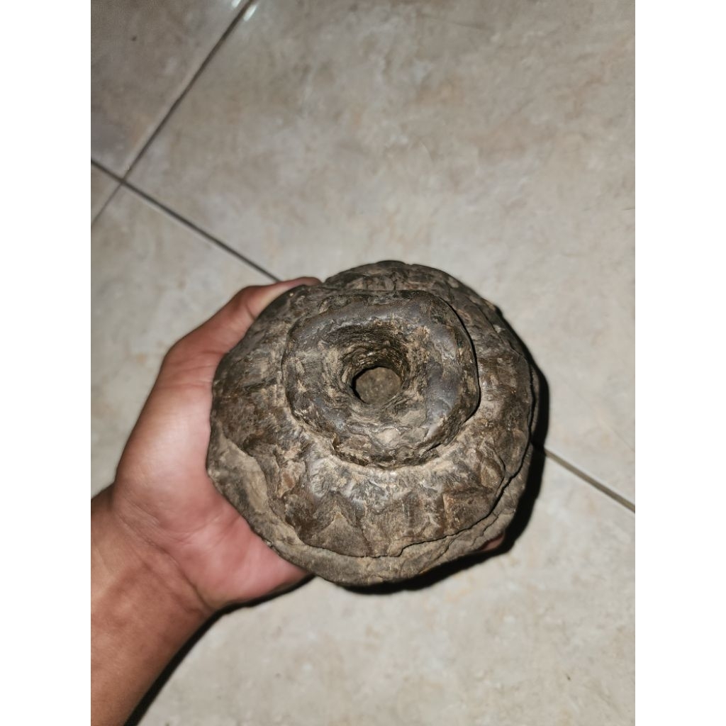 batu kuno unik sangat langka antik warisan