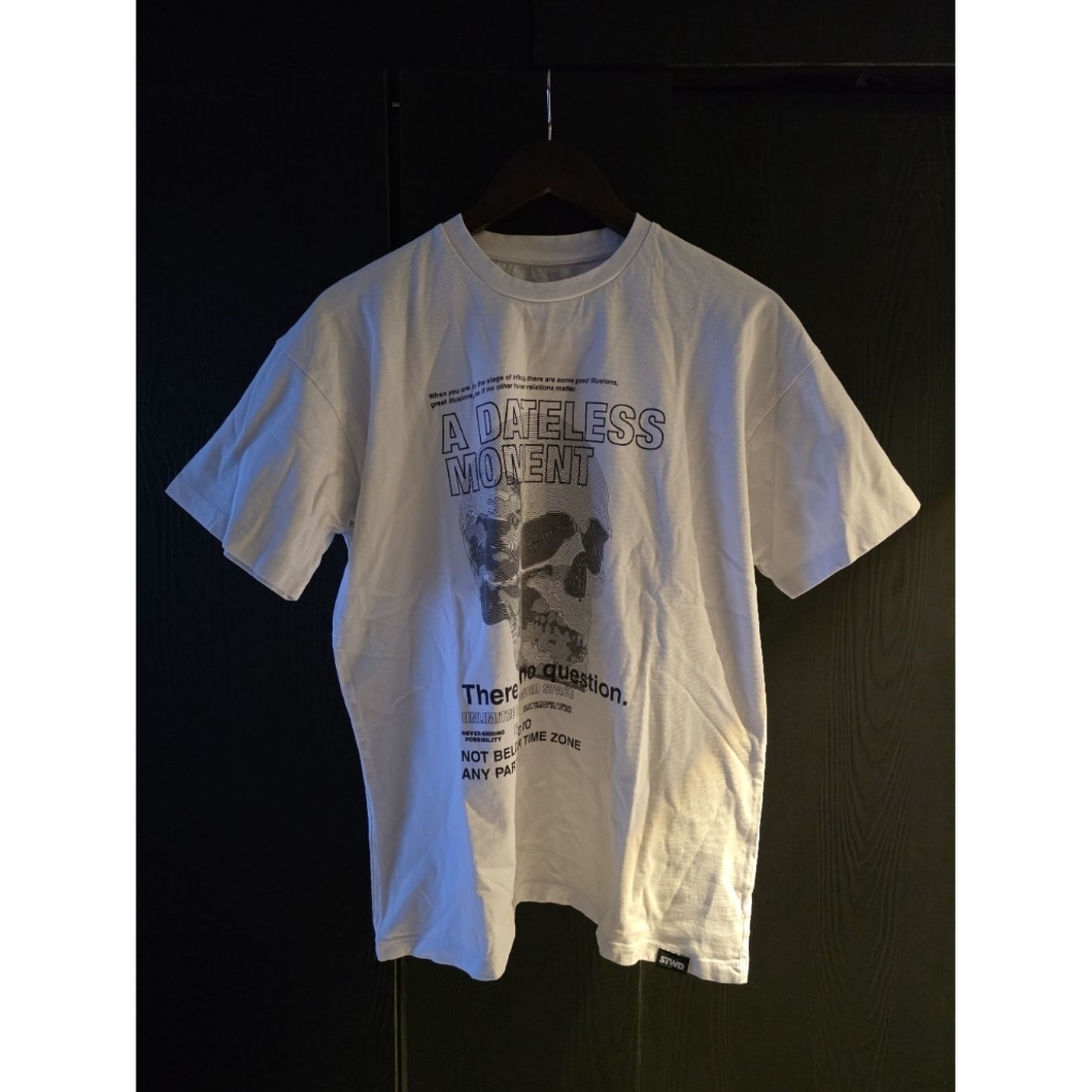 Pull&Bear White T-Shirt STWD. Vintage Edition. 100% original. size S. kaos pria warna putih berbahan
