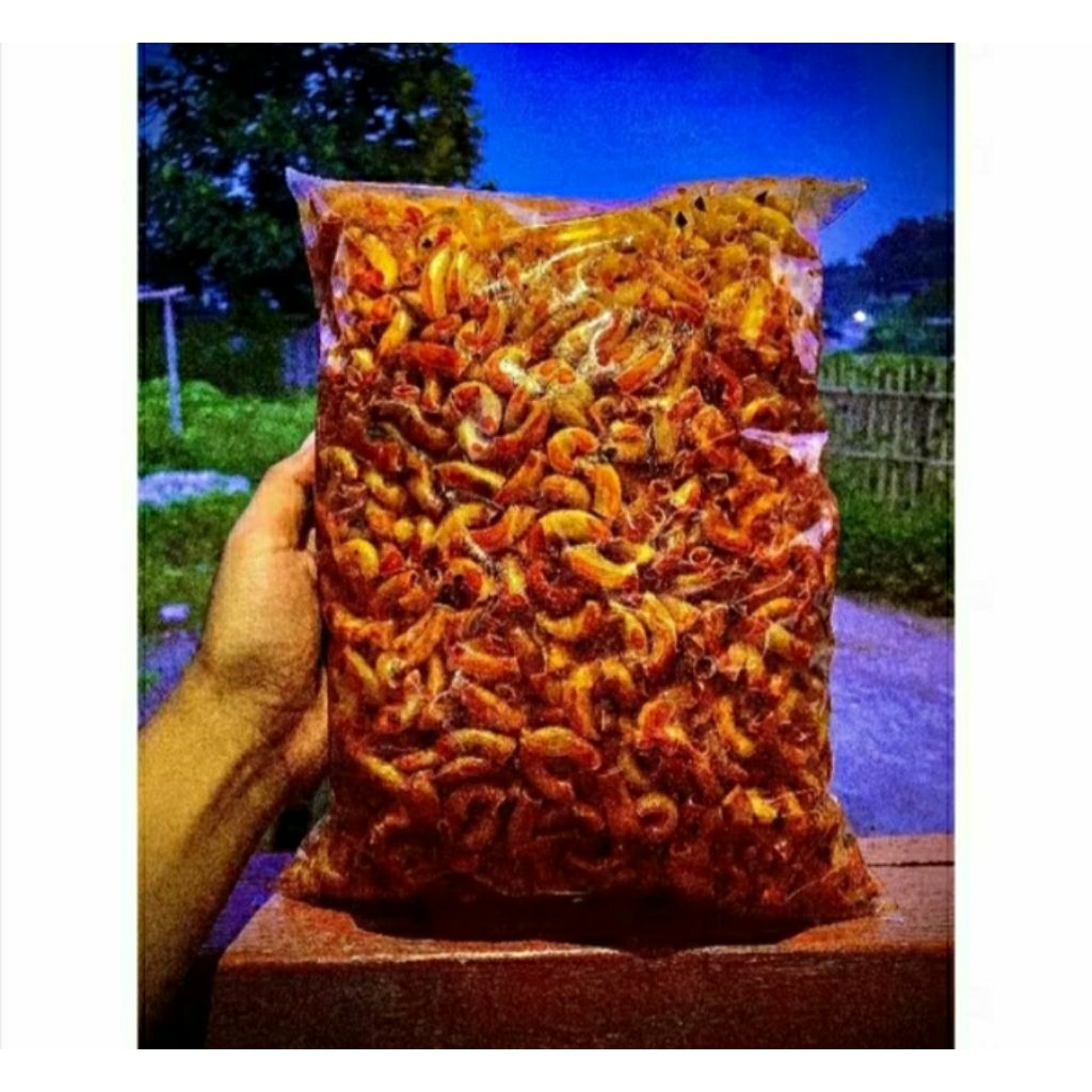 

Makaroni Pipa Pedas Daun Jeruk Cikruh 250 Gram gratis packing babblewarp snack Bandung