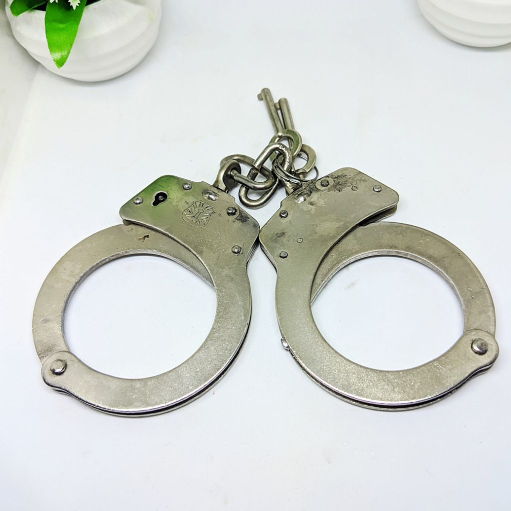 Borgol Tangan Satpam