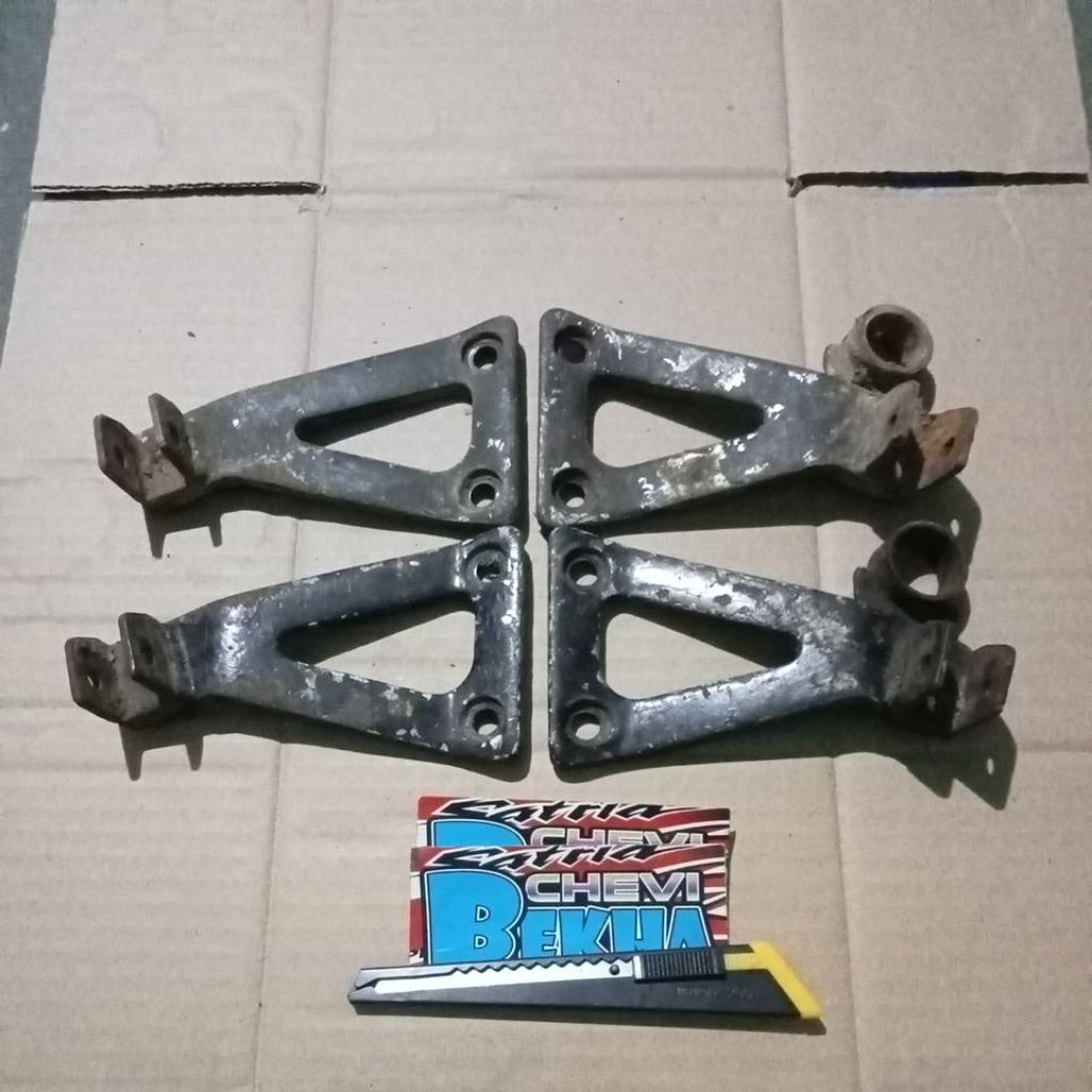 breket dudukan bustep step injakan belakang satria 2 tak satria hiu lumba ori copotan