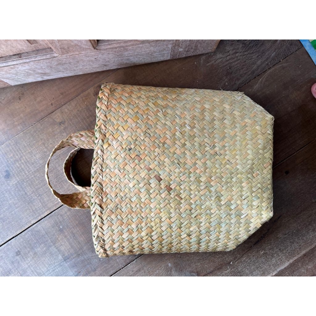 bisa (COD) Bakul Purun UK M / Tas Anyaman purun khas Kalimantan