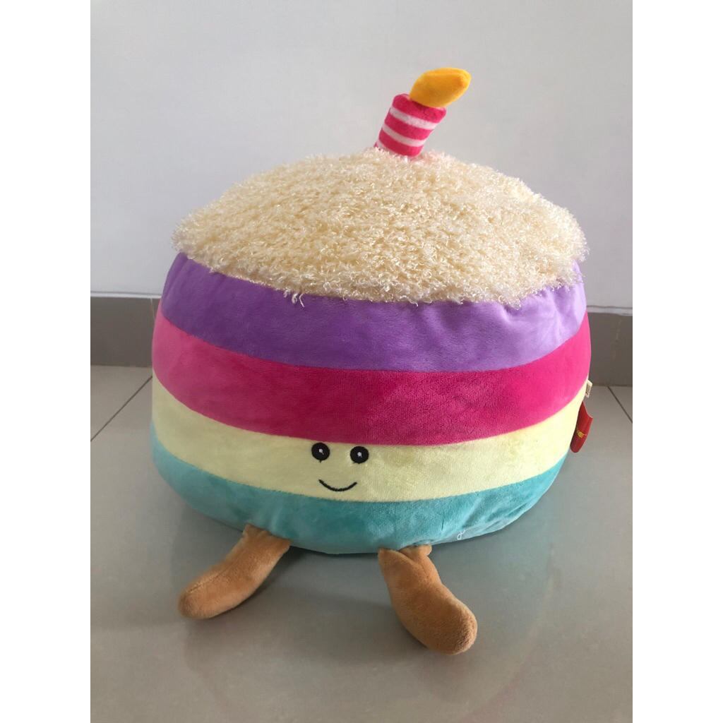 Boneka birthday cake kue ulang tahun dengan lilin