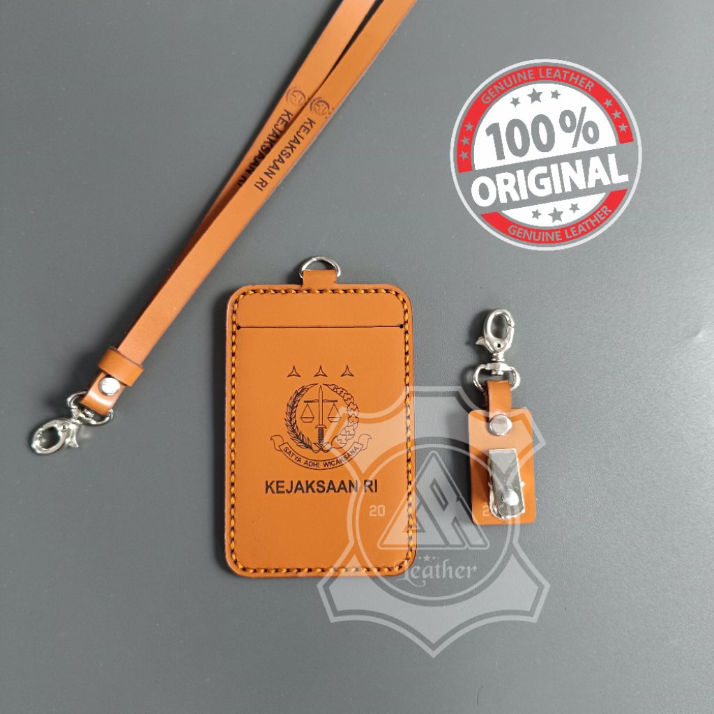 

Name Tag Kulit Asli / Id Card Holder Custom Nama dan Logo / Name Tag Kulit Custom