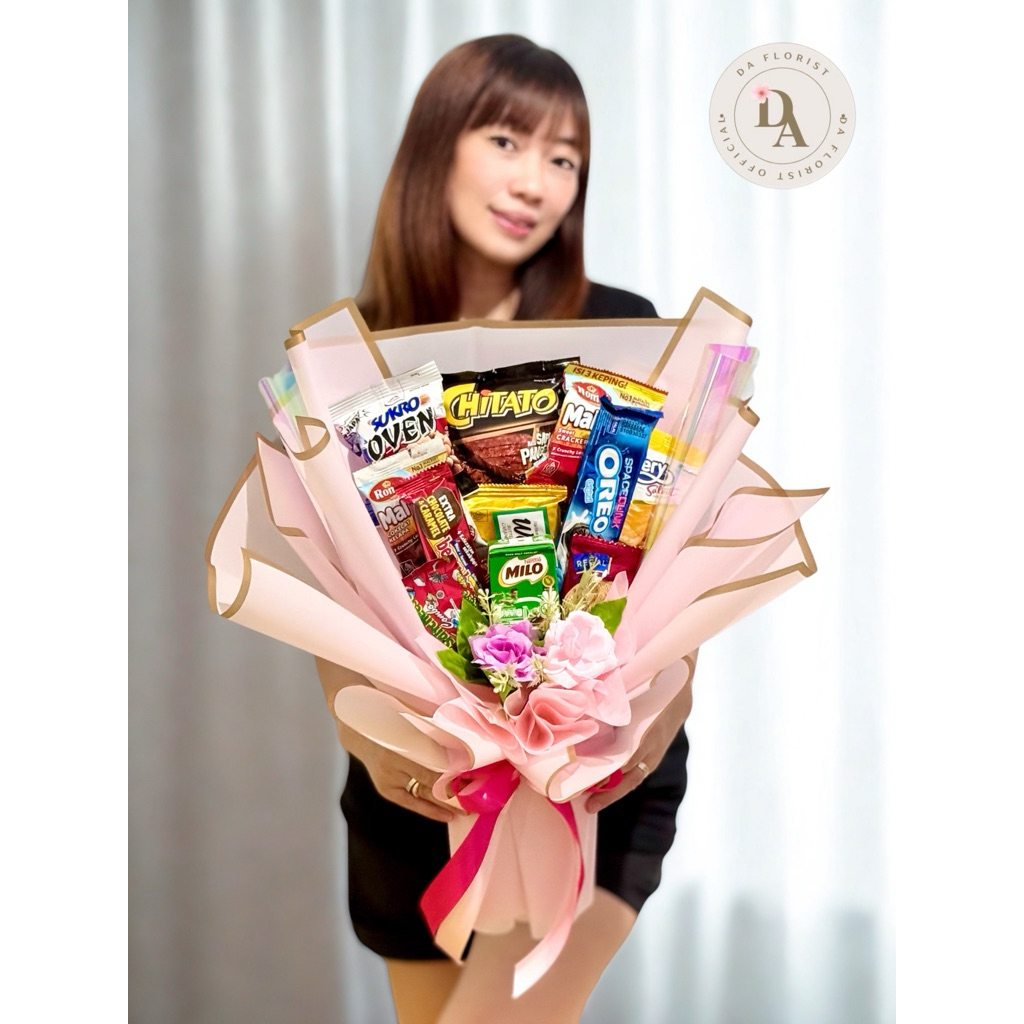 

HAND BUKET BUNGA DAN SNACK