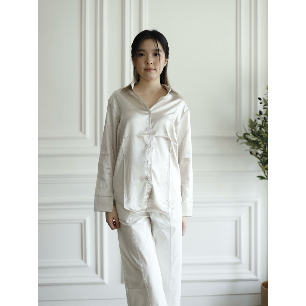 RF - Kemeja Satin Ivory