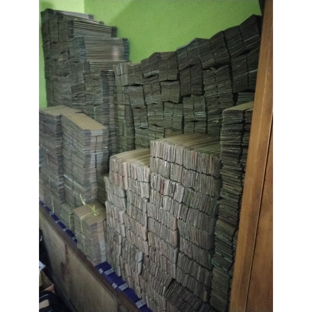 

Kardus Packing ukuran 7x7x23 polos dalam ada tulisan