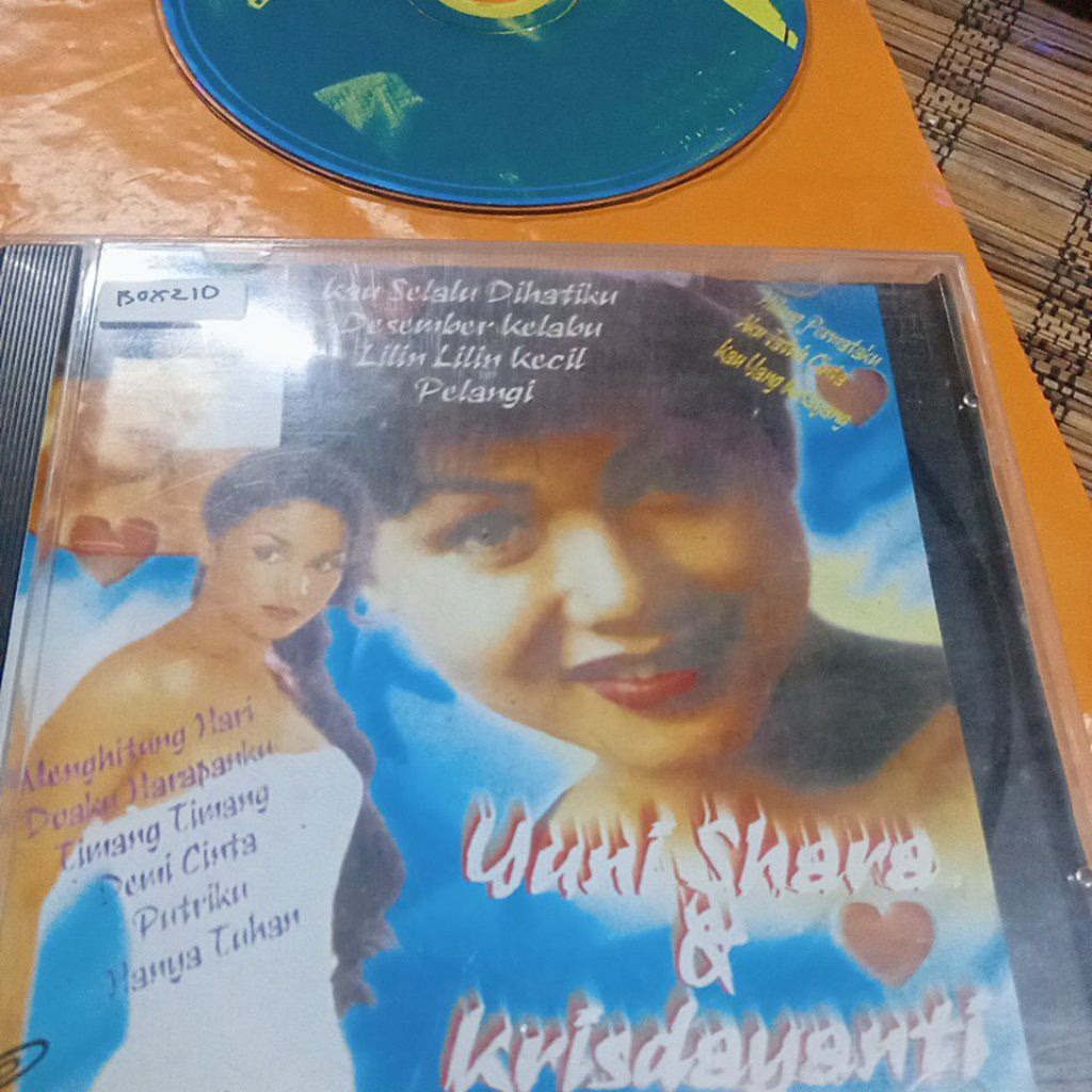 VCD YUNI SHARA & KRISDAYANTI BOX210