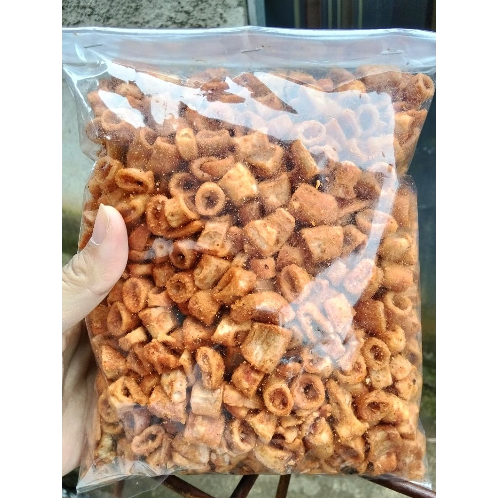 

SOTONG GORENG CRISPY Exstra Pedas gurih Daun jeruk khas bandung Kemasan 500gram