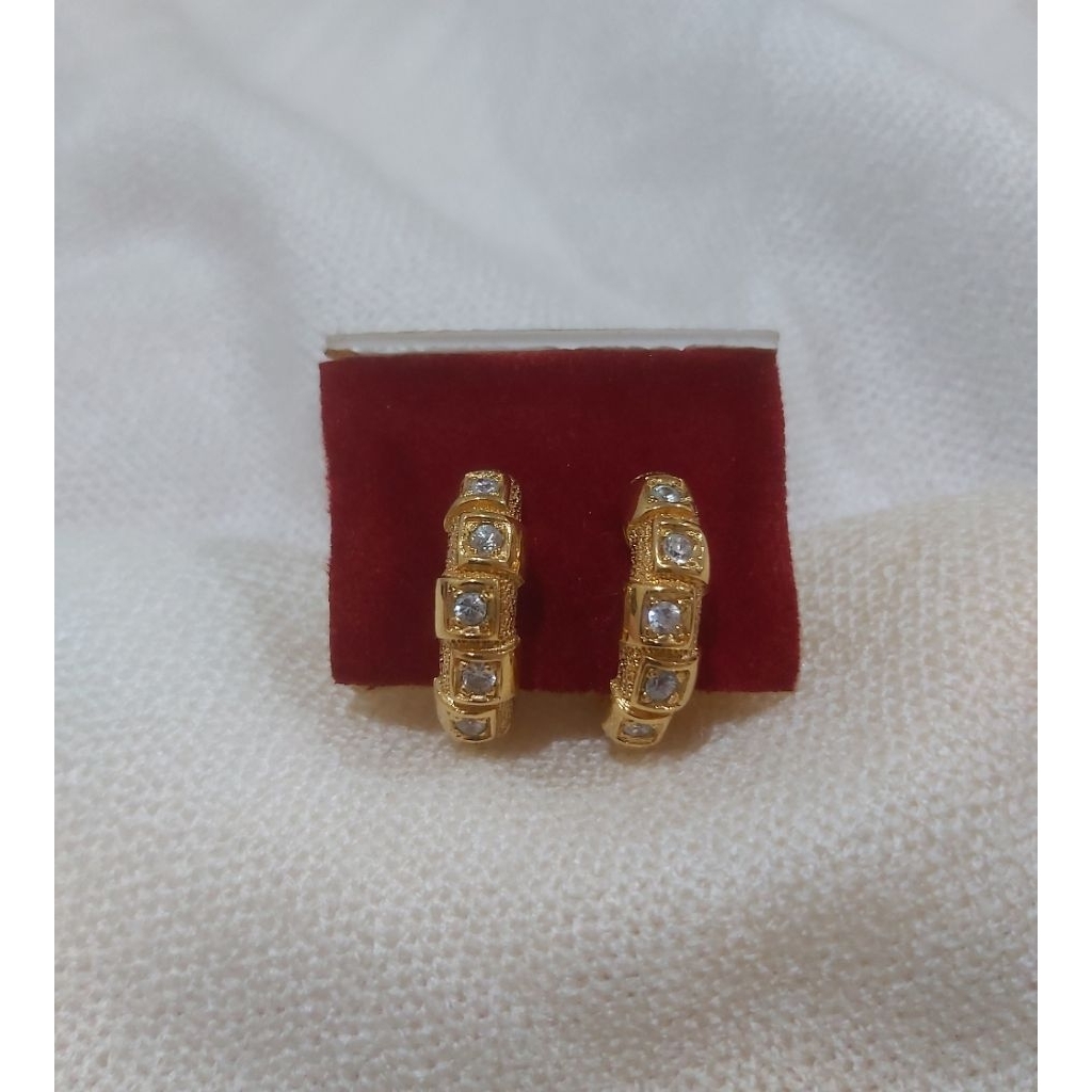 Preloved Anting Lapis Emas 24K 5 mata Cubic Zirconia, Anting Zhulian Malaysia, Anting Lapis Emas 24K