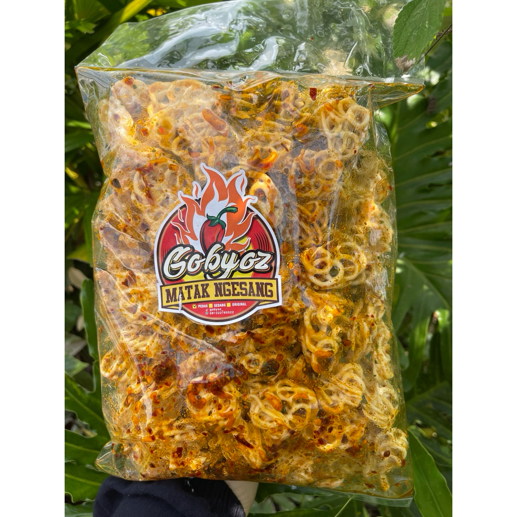 

Kerupuk Mawar pedas 300 gram daun jeruk by : GOBYOZZ dnack pedas