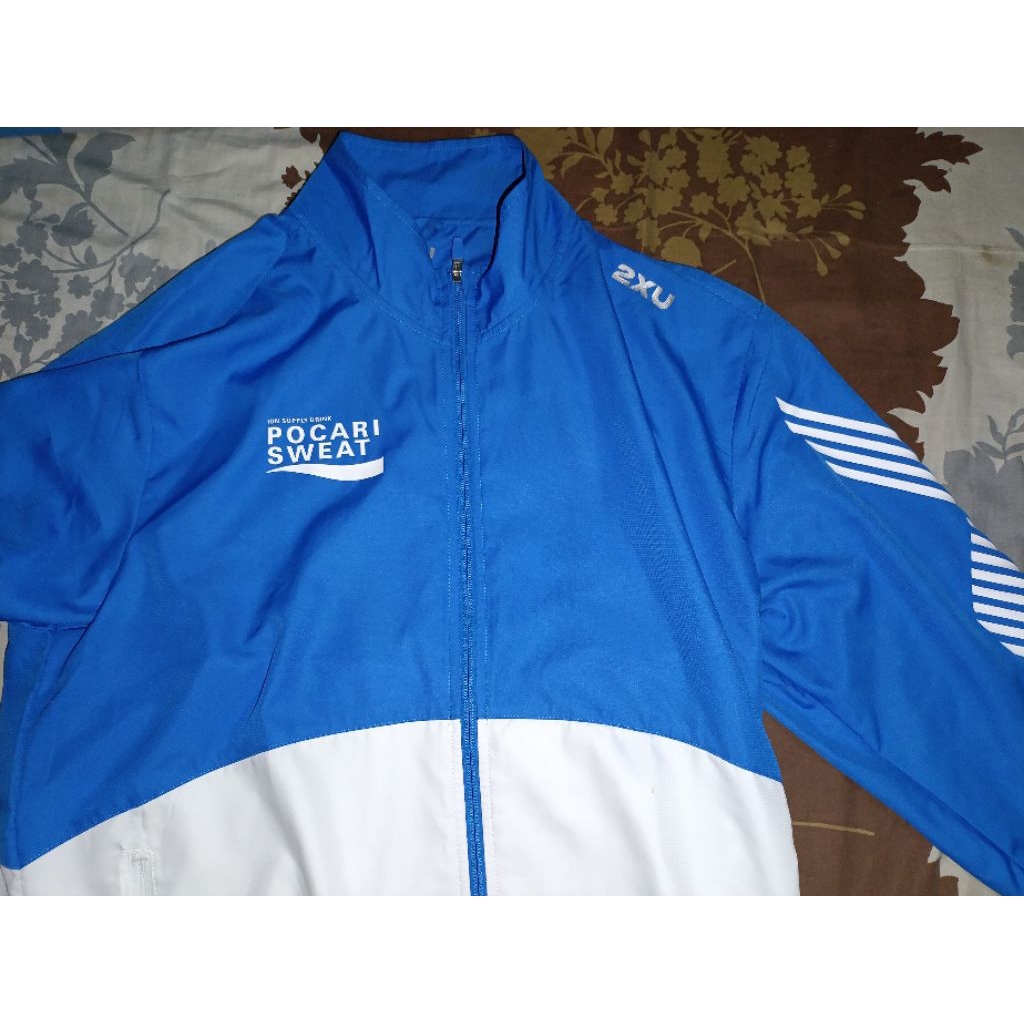 Jaket Running 2XU Pocari Sweet Mulus
