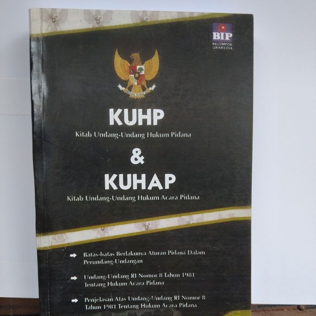 BUKU BEKAS KUHP & KUHAP
