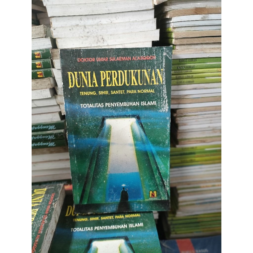 Buku Dunia Perdukunan
