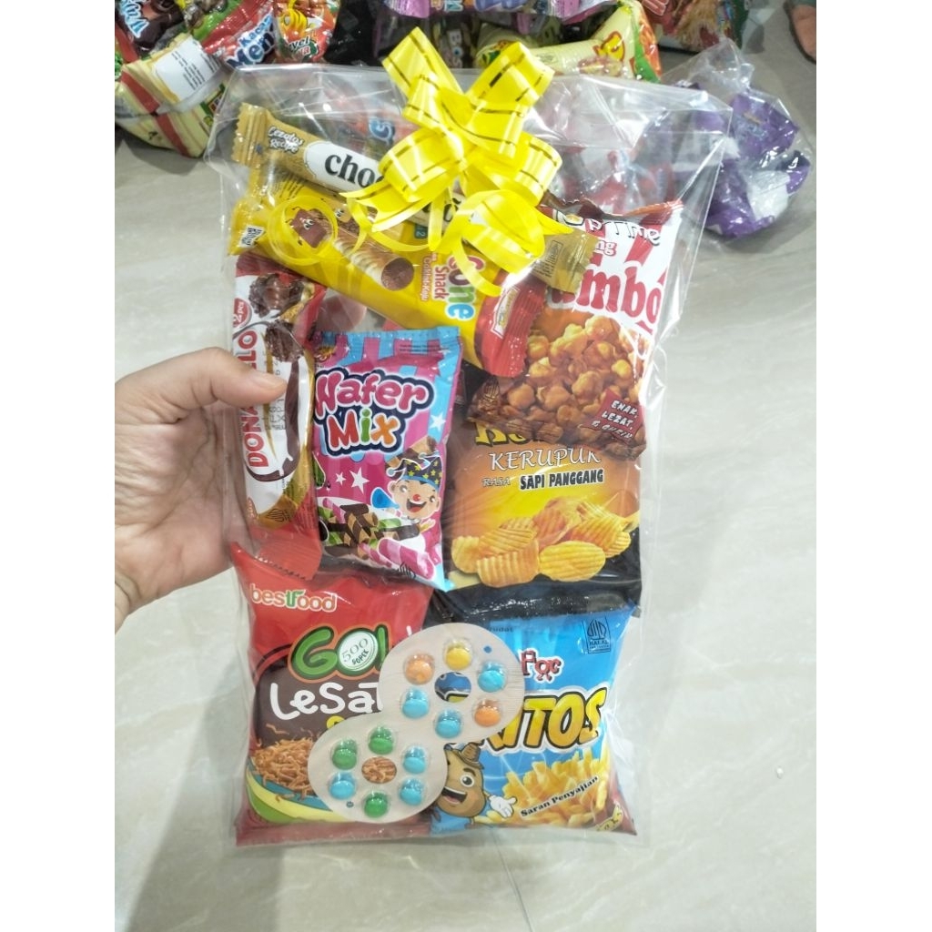 

paket ulang tahun/hampers/bingkisan Snack ulangtahun, paket isi 9pcs ya beb....
