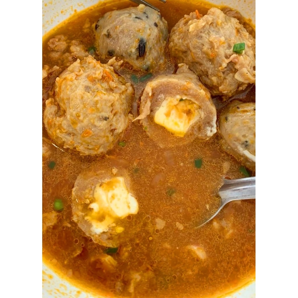 

baso cirawang tulang rangu sapi plus isian keju mozarella pedas gurih enak nyoo