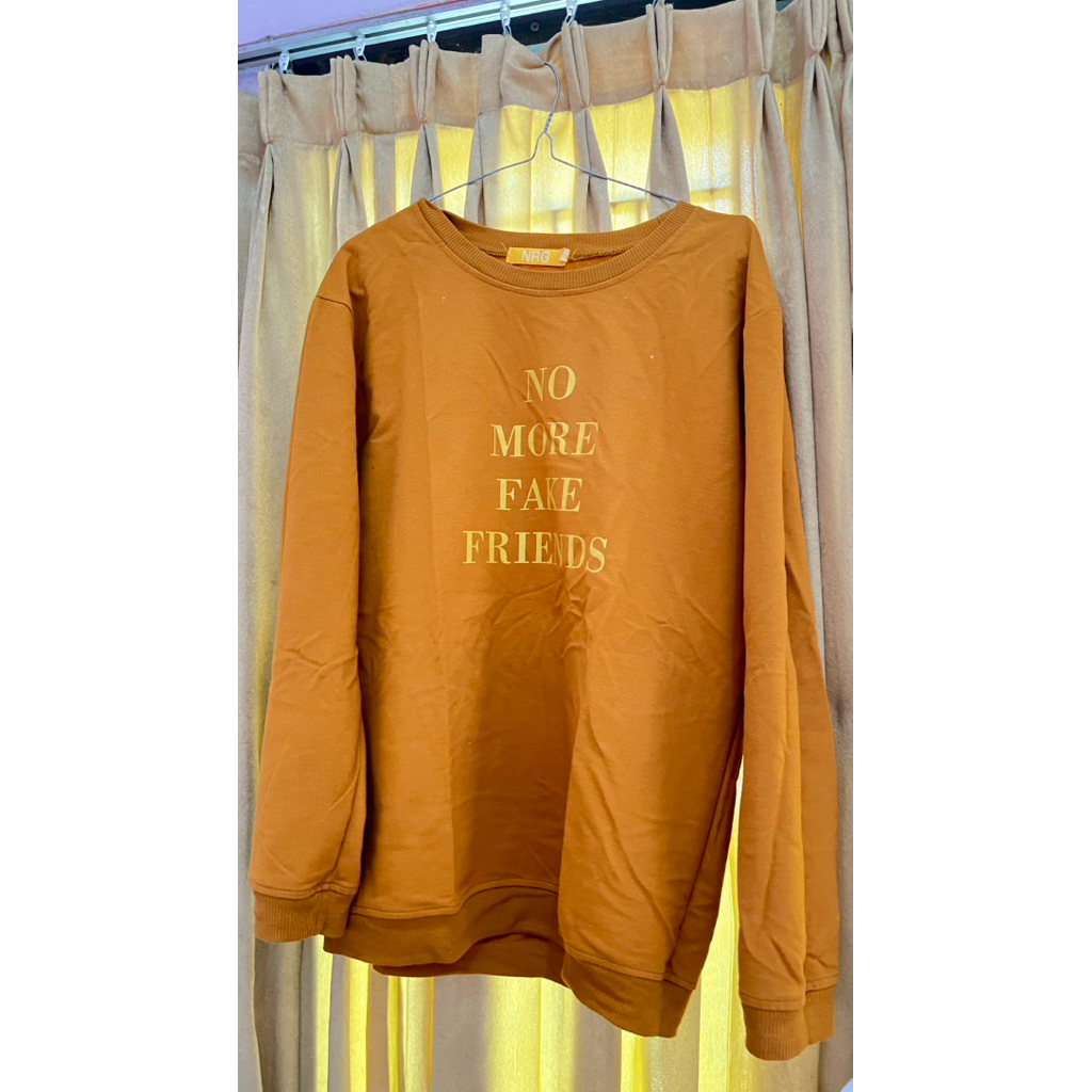 Sweatshirt brand NRG, JJ jeans, twenty six