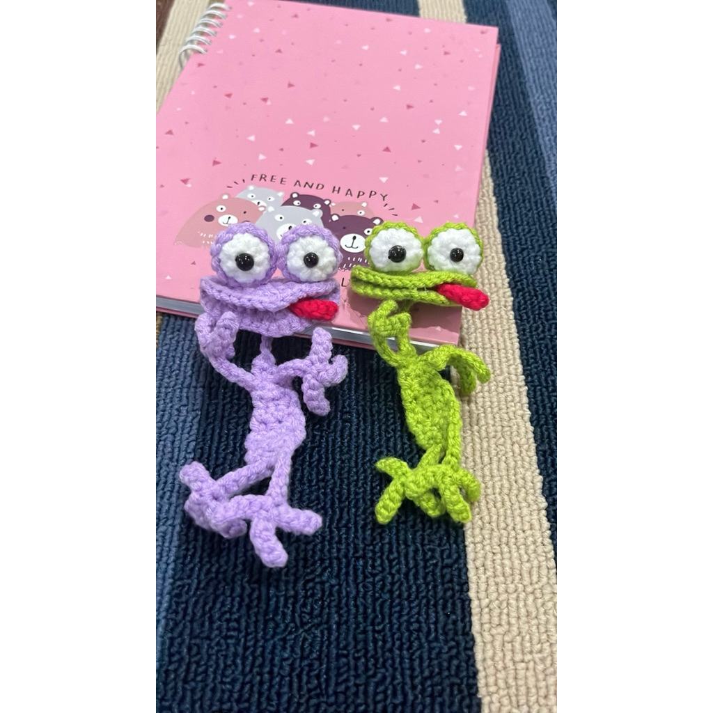 

cute frog crochet | frog crochet keychain | frog crochet bookmark