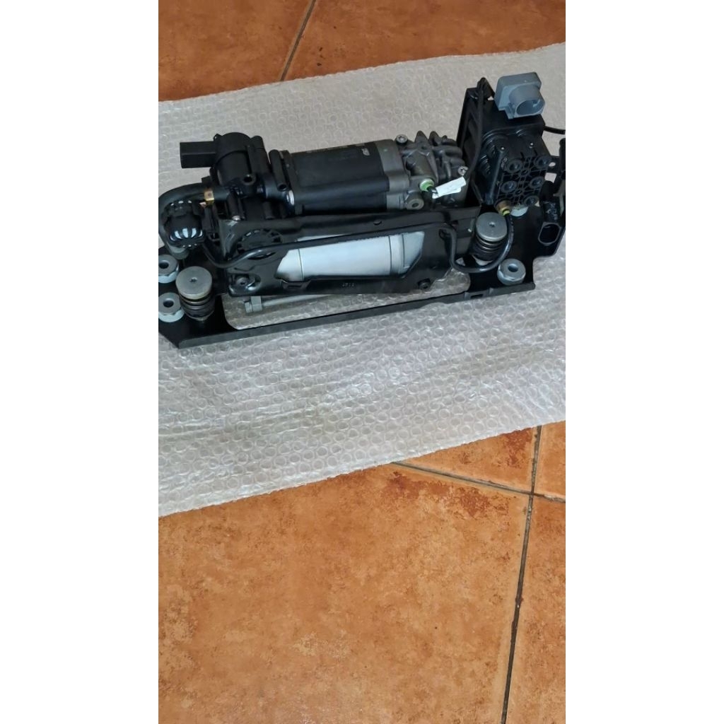 Kompresor Airsuspention Roll Royce