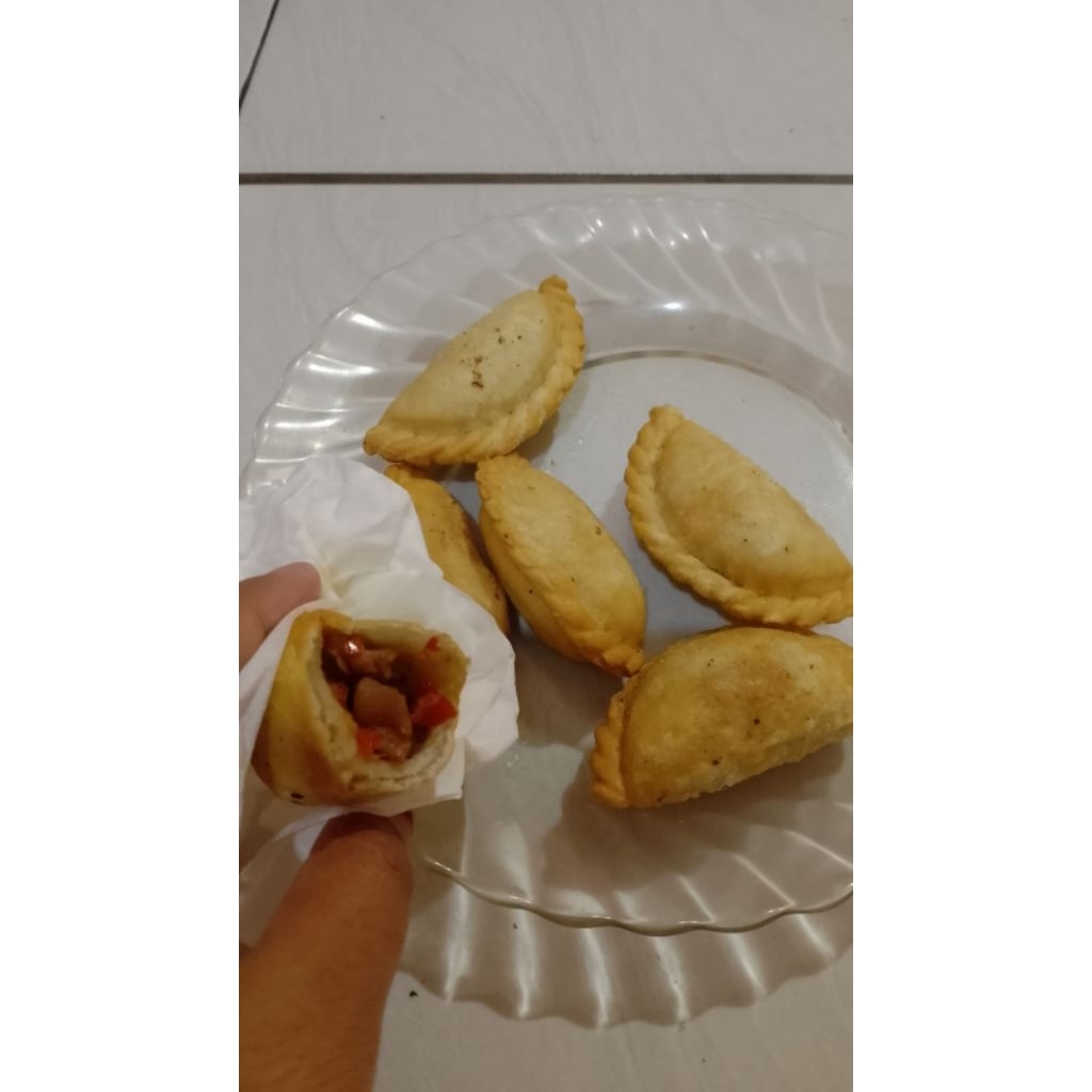 

CIRENG GEMOY bakso pedas