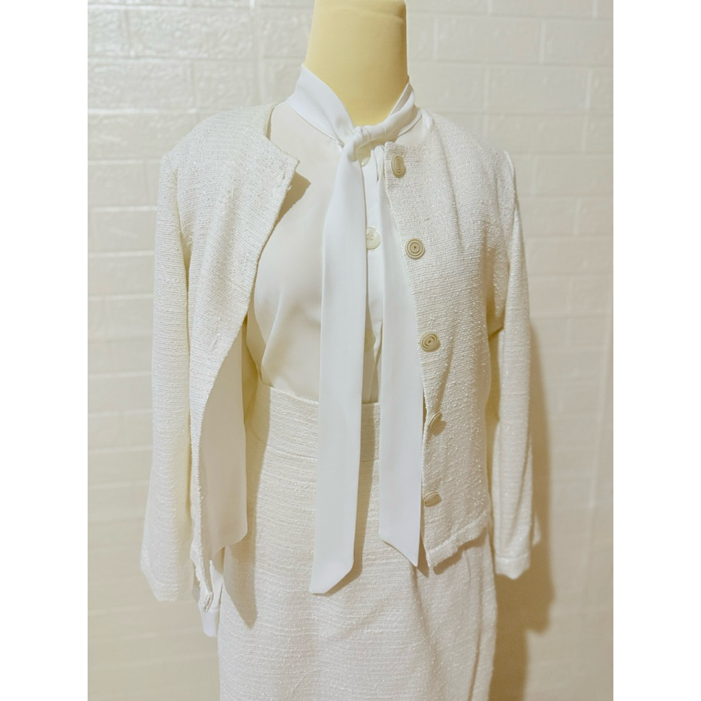 Set Claire by CYNTHIA TAN