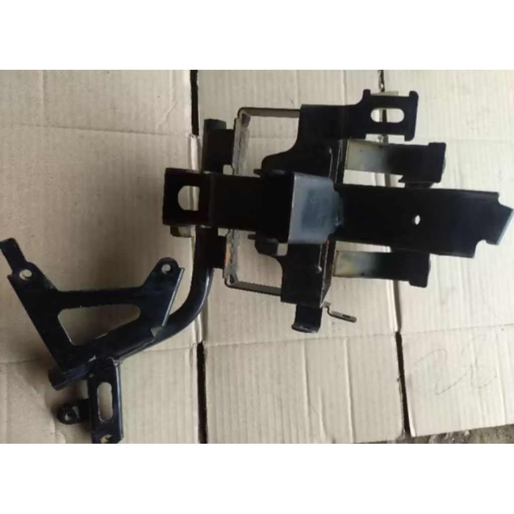 DUDUKAN AKI MOTOR HONDA VARIO 125 OLD KZR BARANG ORIGINAL COPOTAN