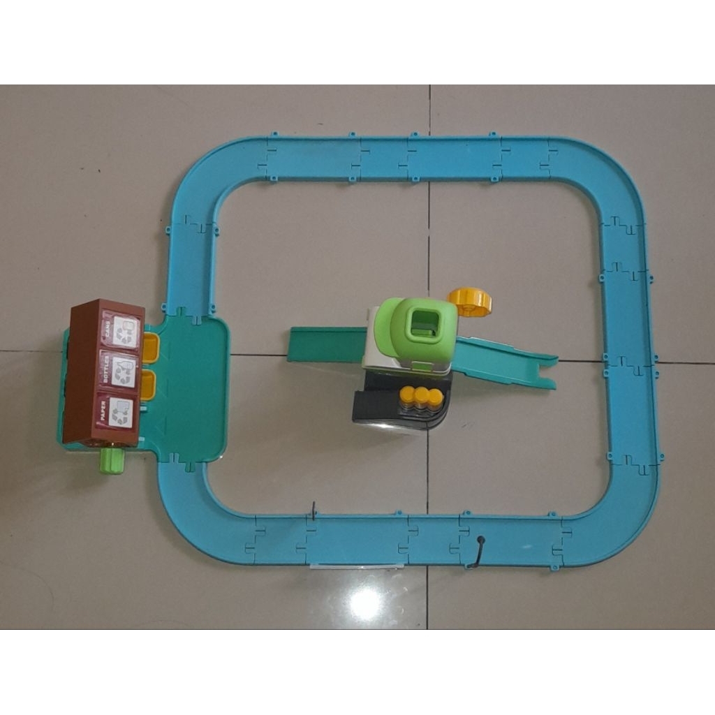 diorama jalanan & tempat pembuangan sampah robocar poli