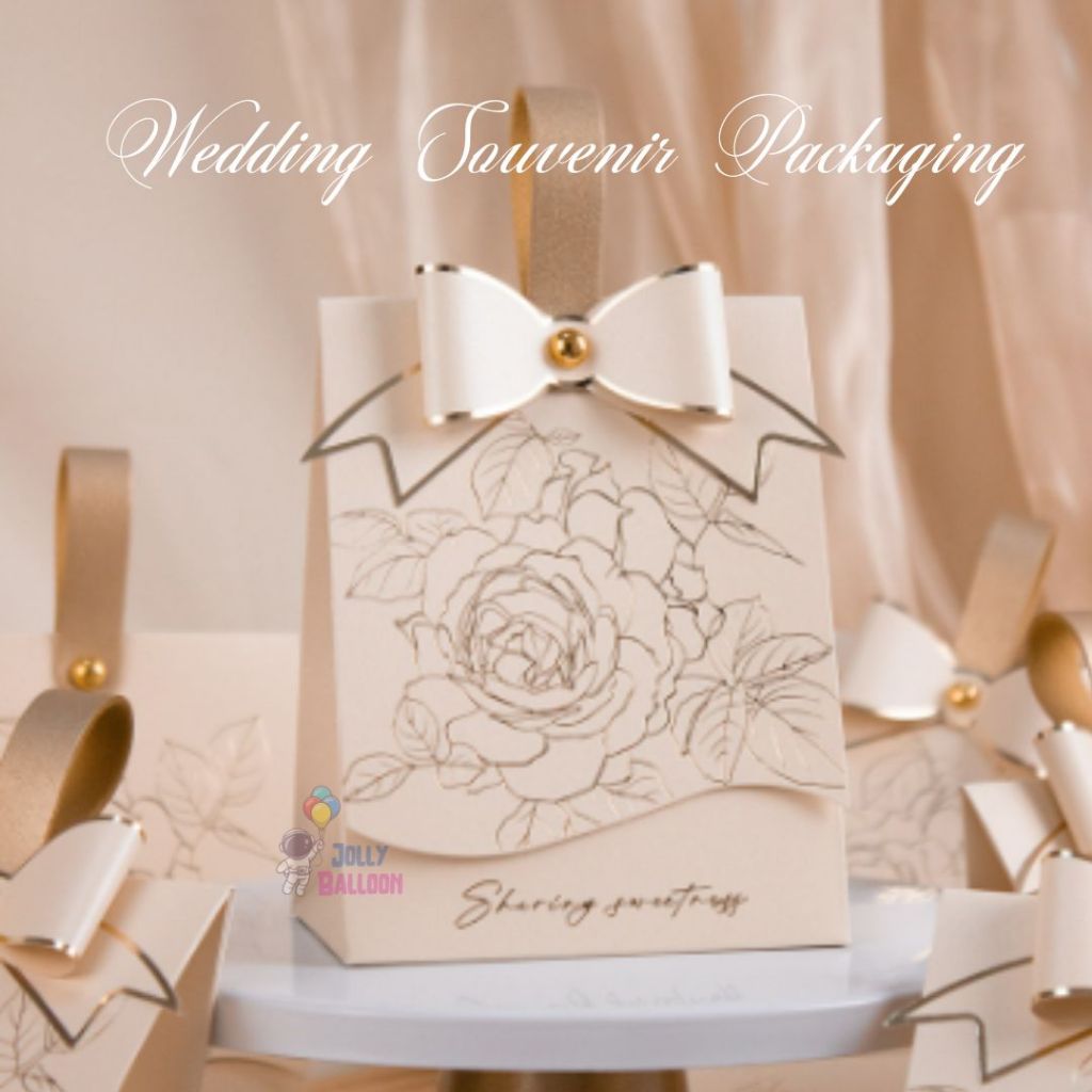 

Elegant Tas Souvenir Gold and Cream