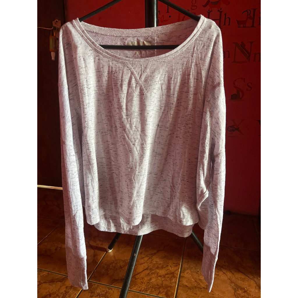 preloved FOREVER21 atasan crop baju olga kaos olahraga