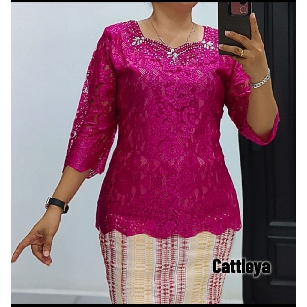 Blus Kebaya Semi Prancis Payet