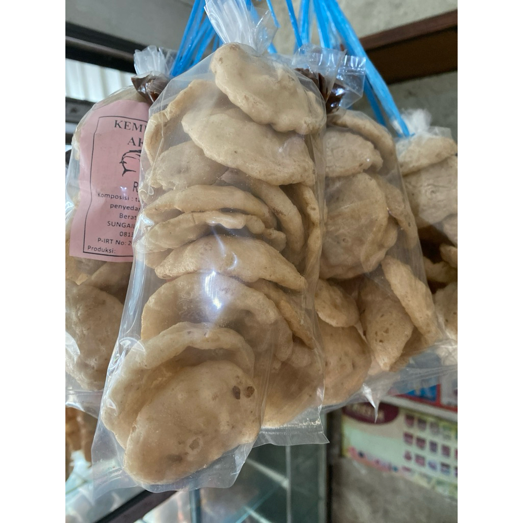 

Kemplang goreng pasir akhun