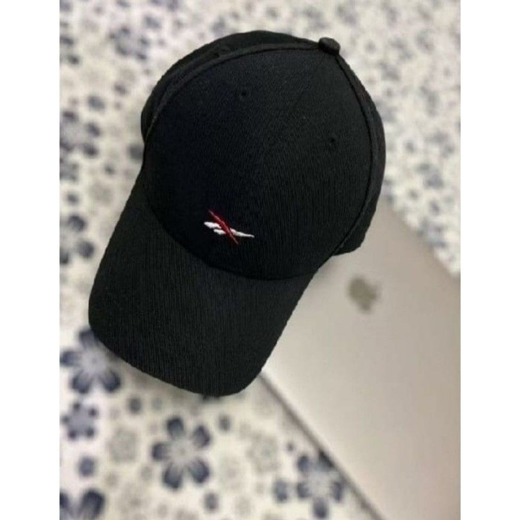 Topi Reebok Classic Original – Hitam Elegan preloved