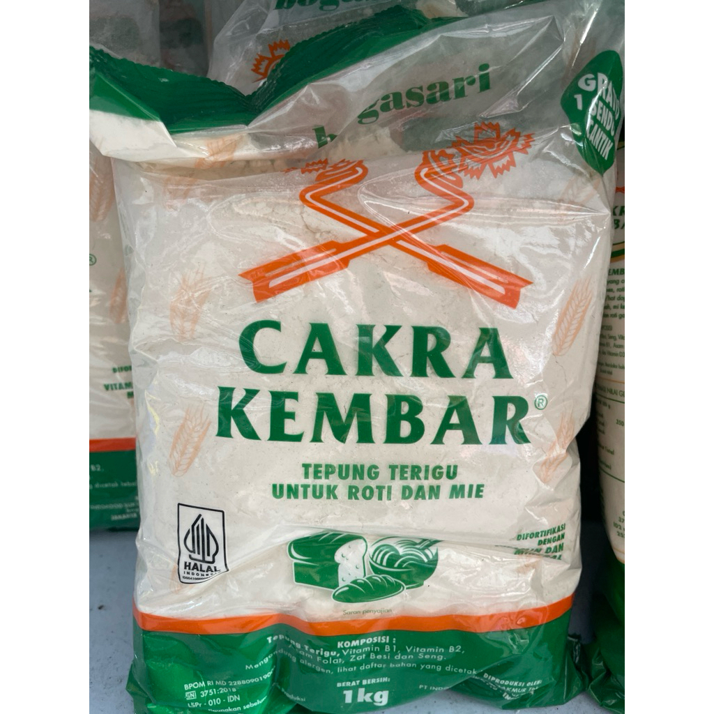 

TEPUNG TERIGU CAKRA KEMBAR 1kg/ TEPUNG TERIGU