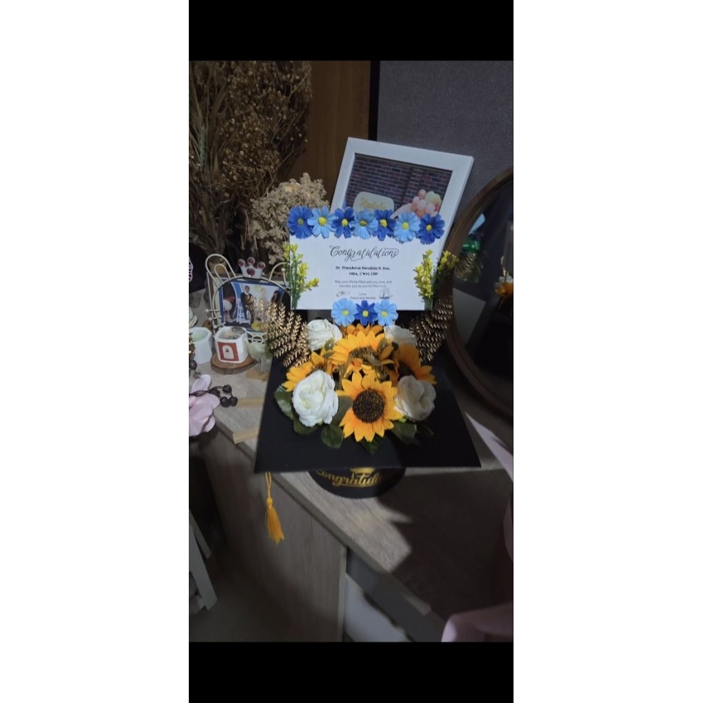 Bunga Ucapan Papan Mini Graduation Flower Box