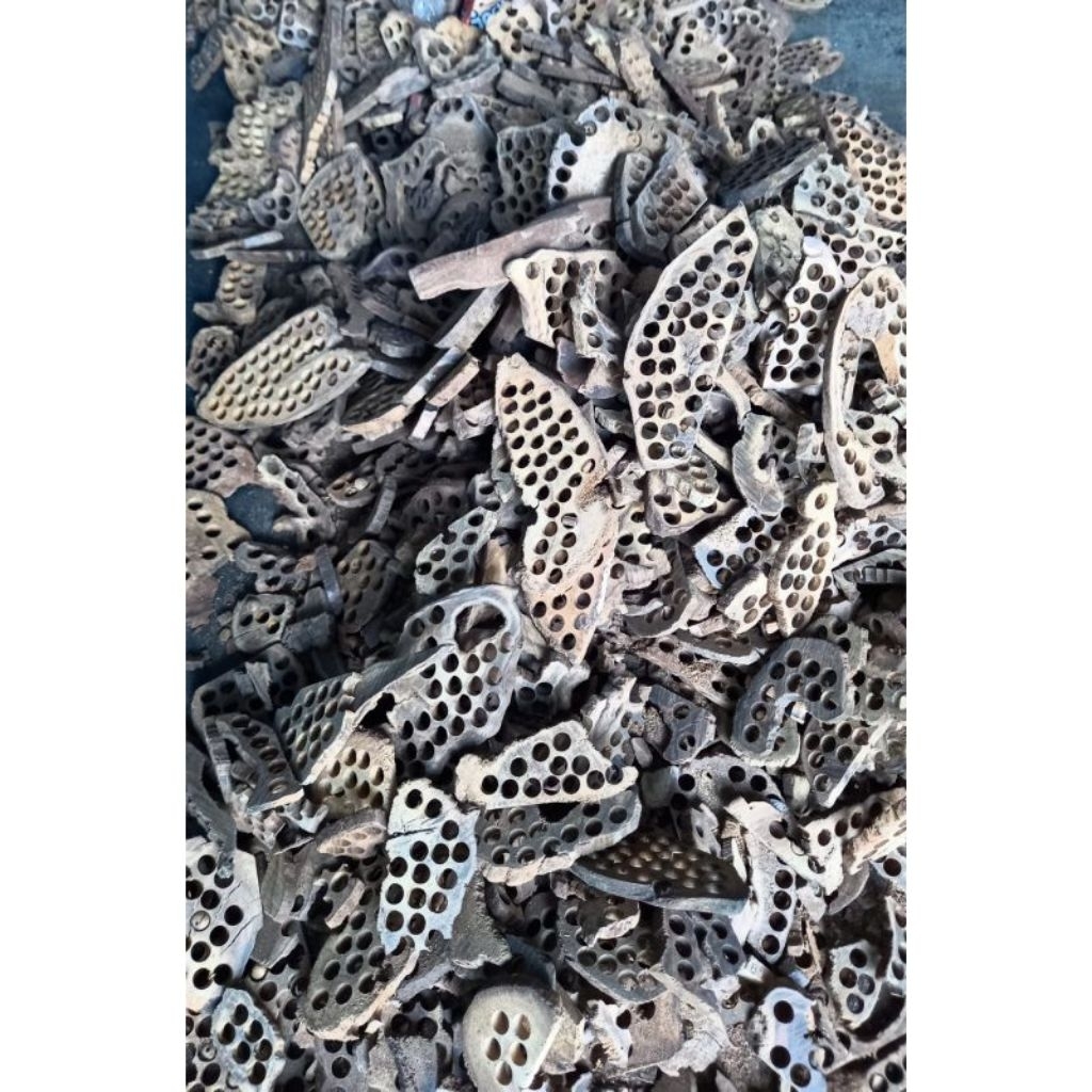 Kayu Gaharu Kalimantan 1/2 kg Limbah Kayu Gaharu Asli Wangi - Dupa Kayu Gaharu