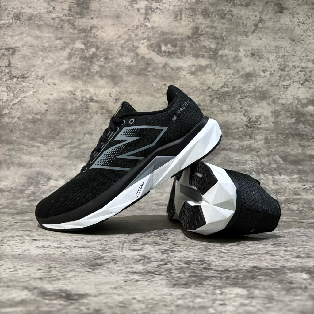 SEPATU SNEAKERS RUNNING PRIA FUELCELL PROPEL V5 ORIGINAL