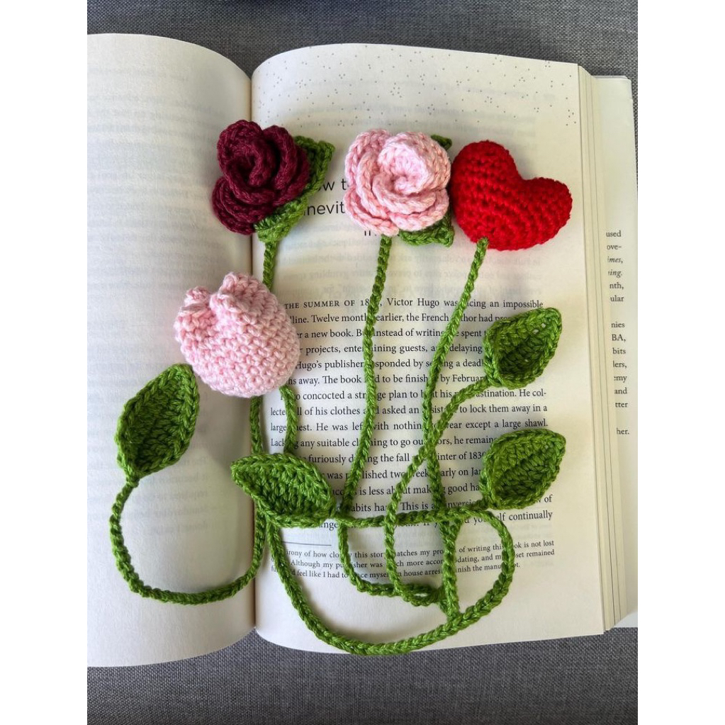 

PENANDA BUKU RAJUT / CROCHET BOOKMARKS