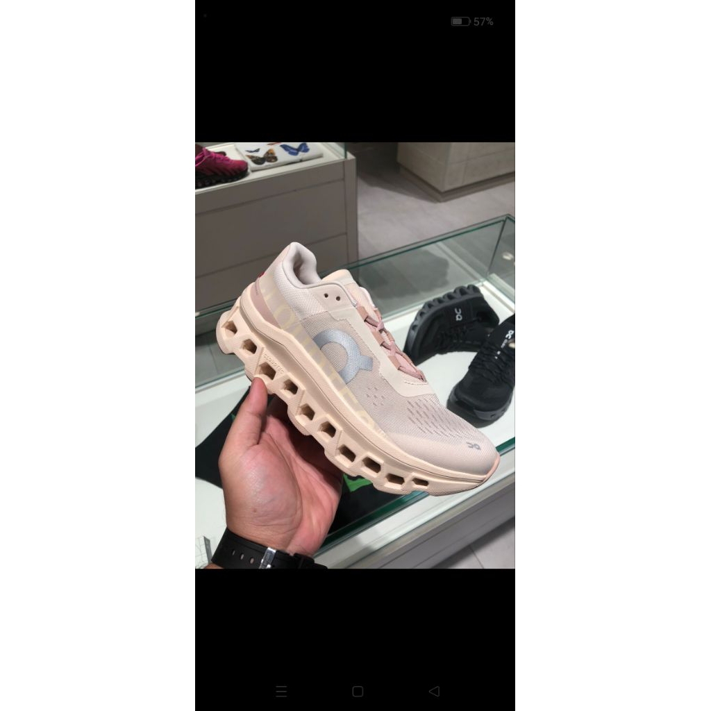 SEPATU CLOUDMONSTER MOON FAWN