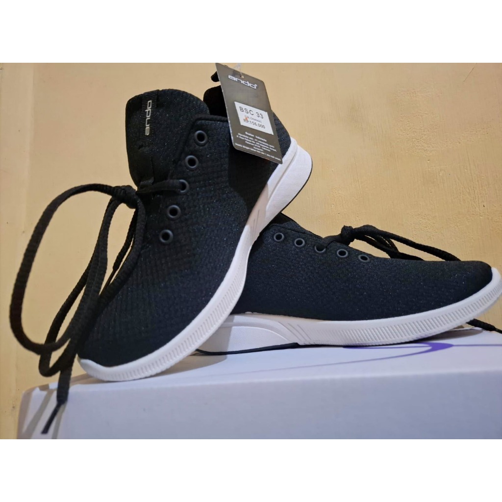 Ando Sepatu Hitam Putih BSC 33 Black/White