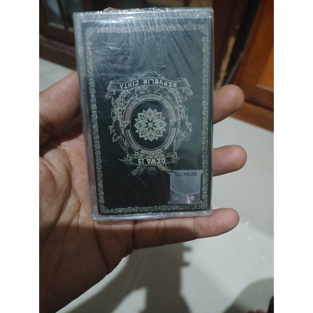 kaset pita import dewa 19 republik cinta