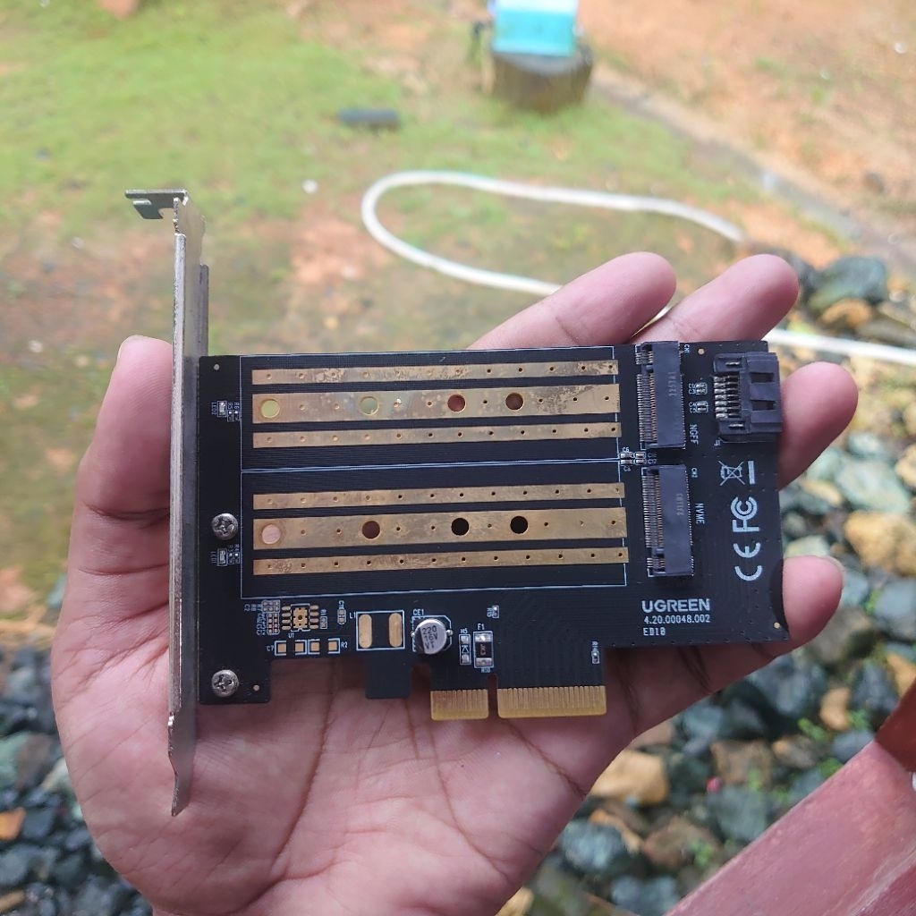 PCIE X4 to NVME dan M.2 Sata Riser X4 Merk Ugreen Bekas