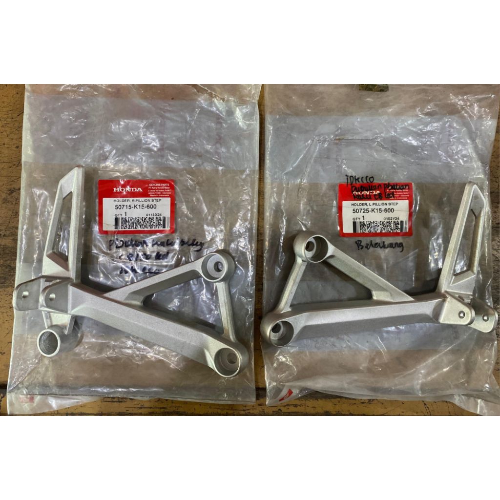 FOOTSTEP BELAKANG / PANGKONG PIJAKAN KAKI BELAKANG CB 150 R STREETFIRE ORIGINAL HONDA