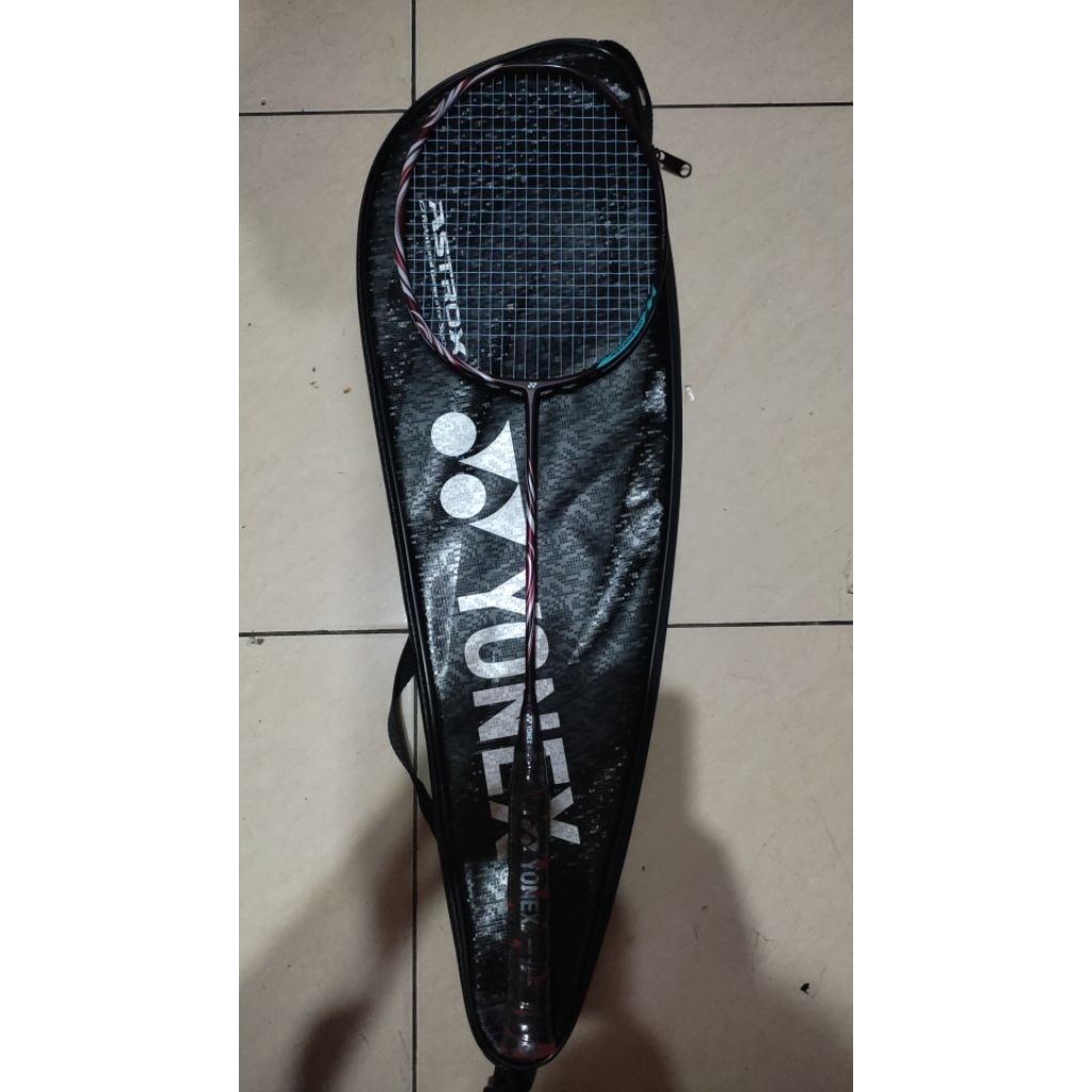 Raket Yonex Astrox 100zz Kurenai Original Second 4UG5 Mulus Like New