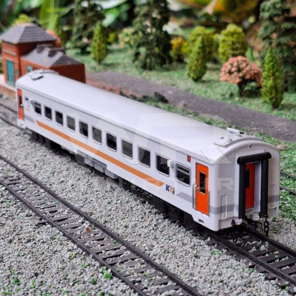 Miniatur Kereta Api Indonesia Gerbong/Kereta Penumpang Ekonomi skala 80 High Detail