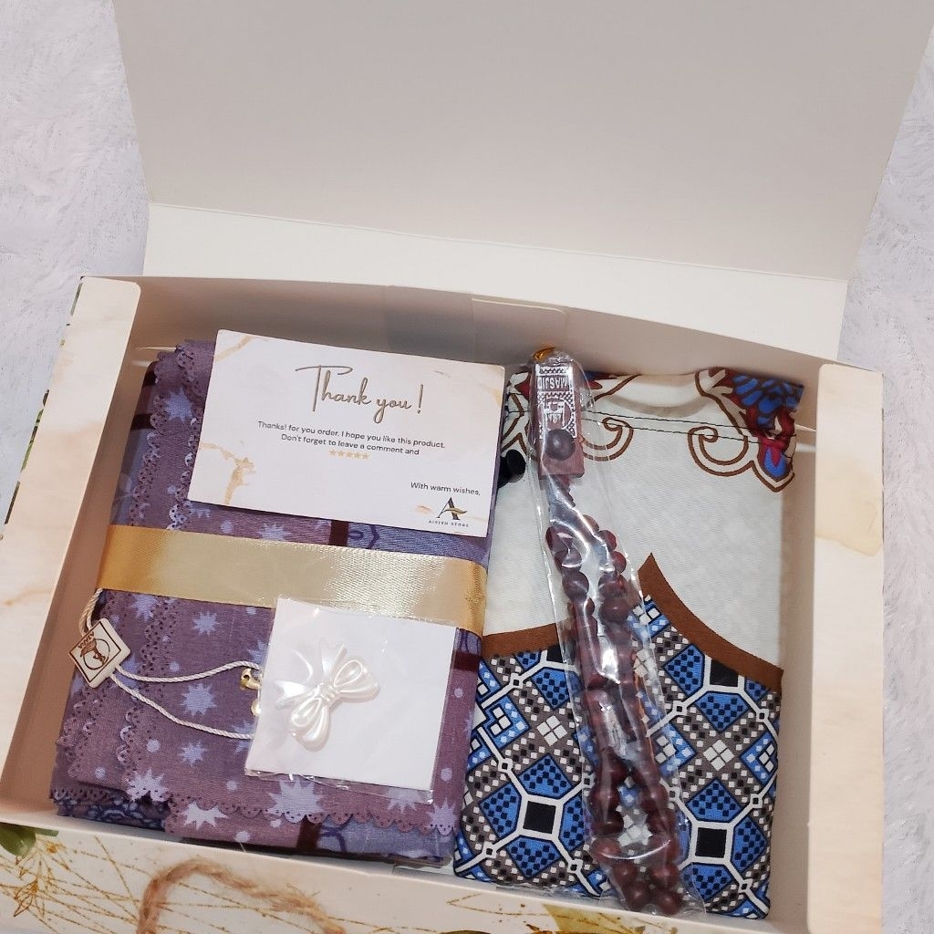 Kado Hadiah Hampers Jilbab hijab segiempat Voal Azara set Sajadah Tasbih Kado Guru Hadiah Istri Kado