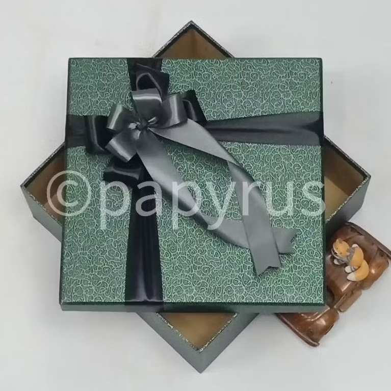 

PAPYRUS 25x25 Tinggi 5cm Kotak Kado Gift Box Hadiah V2