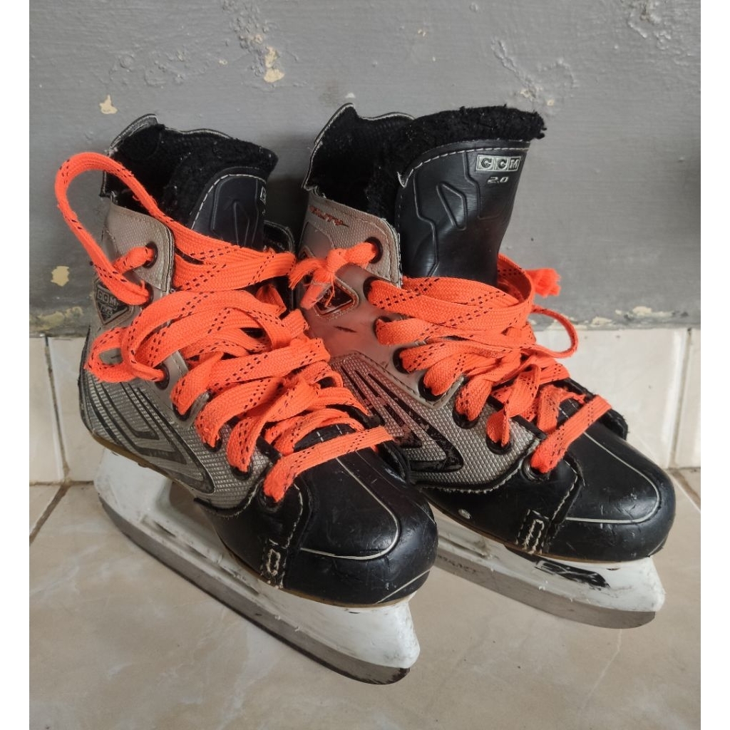 Sepatu Ice Skate CCM 2.0