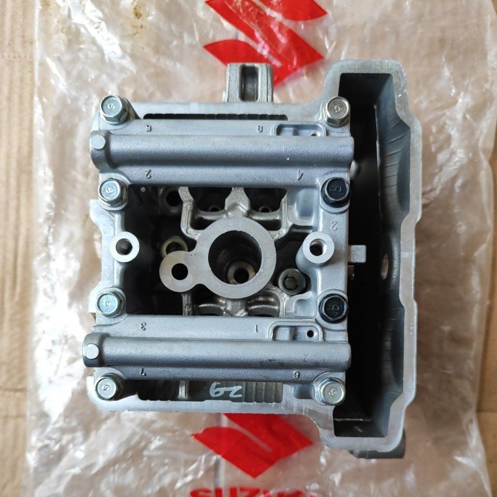 blok cylinder silinder head kosongan SUZUKI SATRIA FU FI INJEKSI, GSX 150 R / S / BANDIT original 12