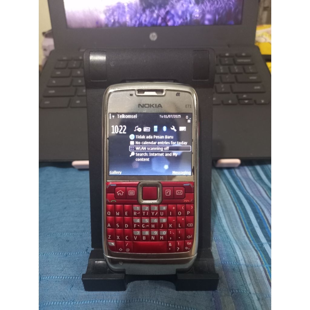 Nokia E71 & Nokia 5630 second