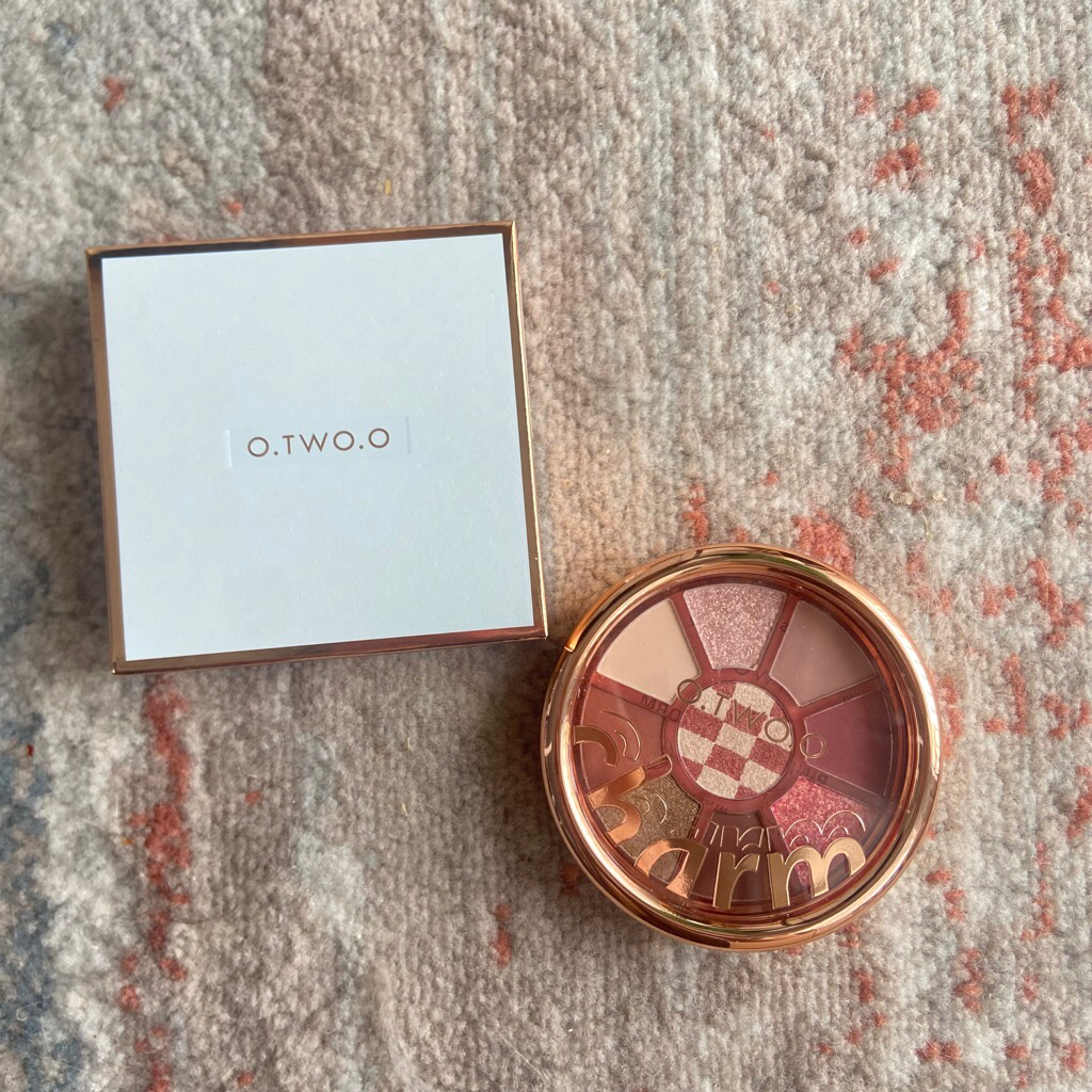 o two o eyeshadow pallette